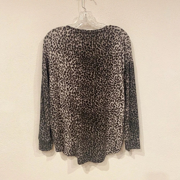 Majestic Filatures Deluxe Tee Shirt Animal Print Size Medium EUC - Picture 5 of 5